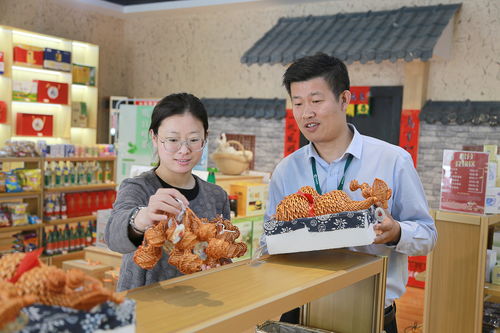聚焦文旅融合新機(jī)遇，山東臨沭縣局（分公司）多措并舉提升旅游市場(chǎng)服務(wù)與工藝美術(shù)品零售水平